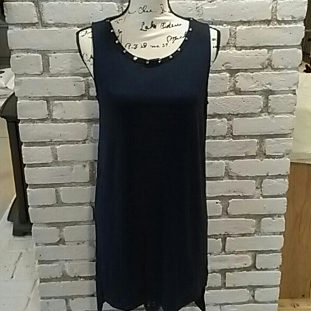 Sleeveless dress
